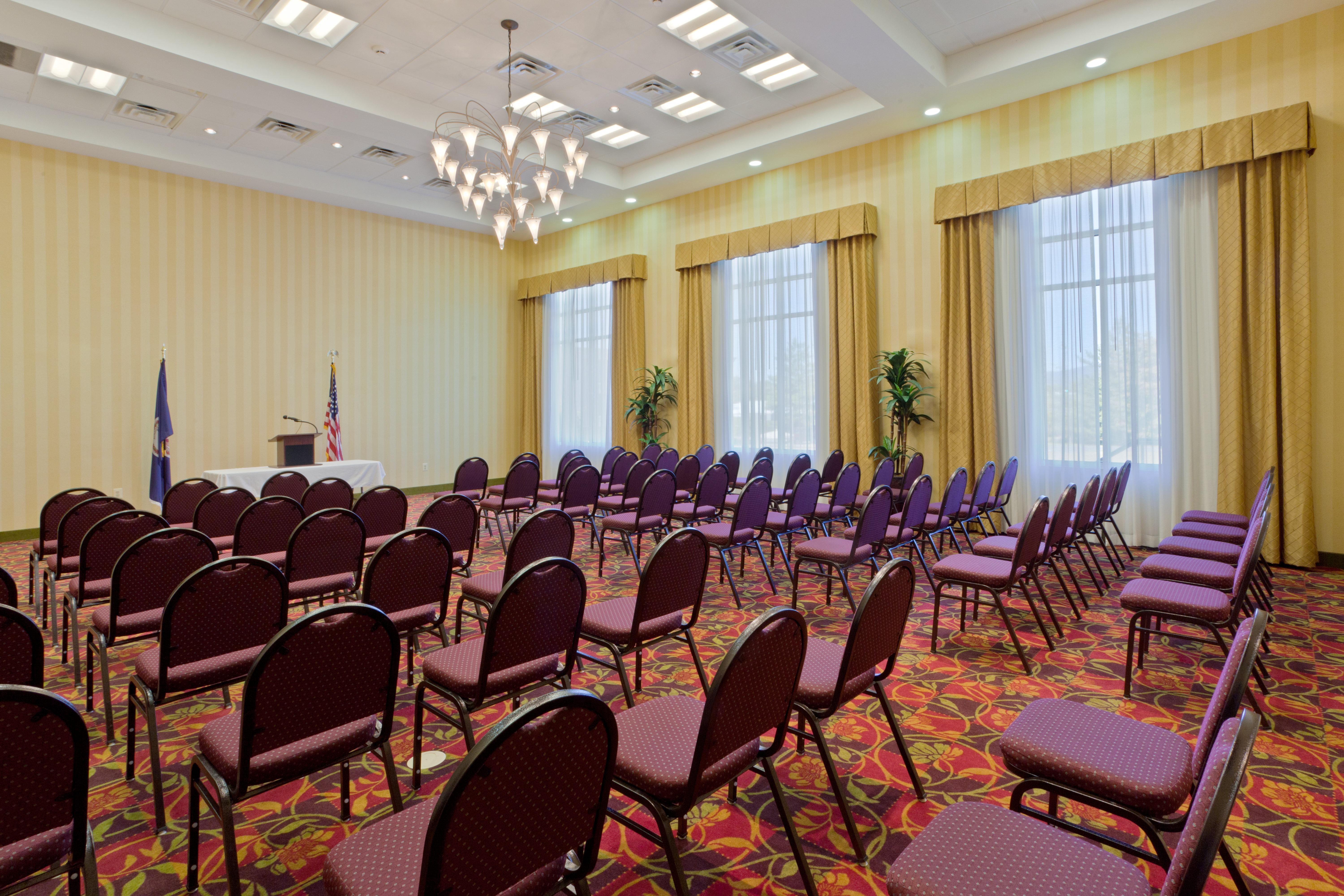 Holiday Inn Express Woodstock-Shenandoah Valley By Ihg Exterior photo