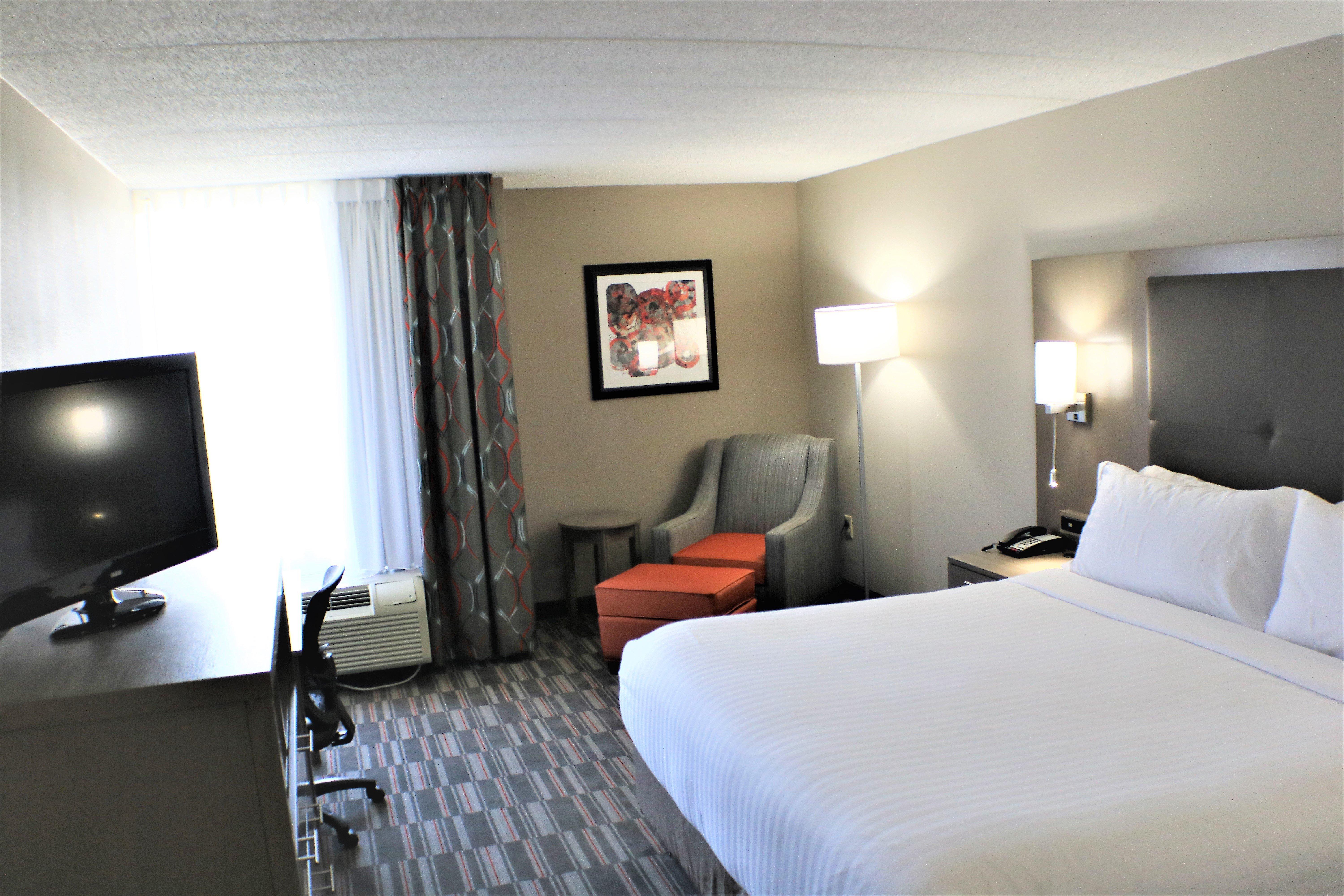 Holiday Inn Express Woodstock-Shenandoah Valley By Ihg Exterior photo