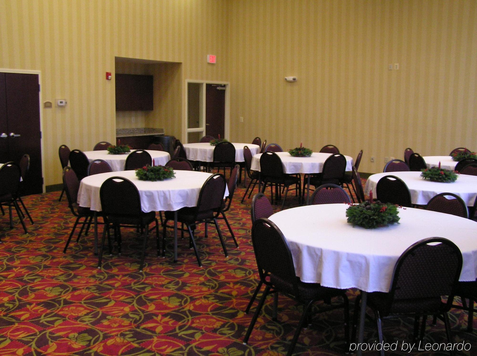 Holiday Inn Express Woodstock-Shenandoah Valley By Ihg Exterior photo