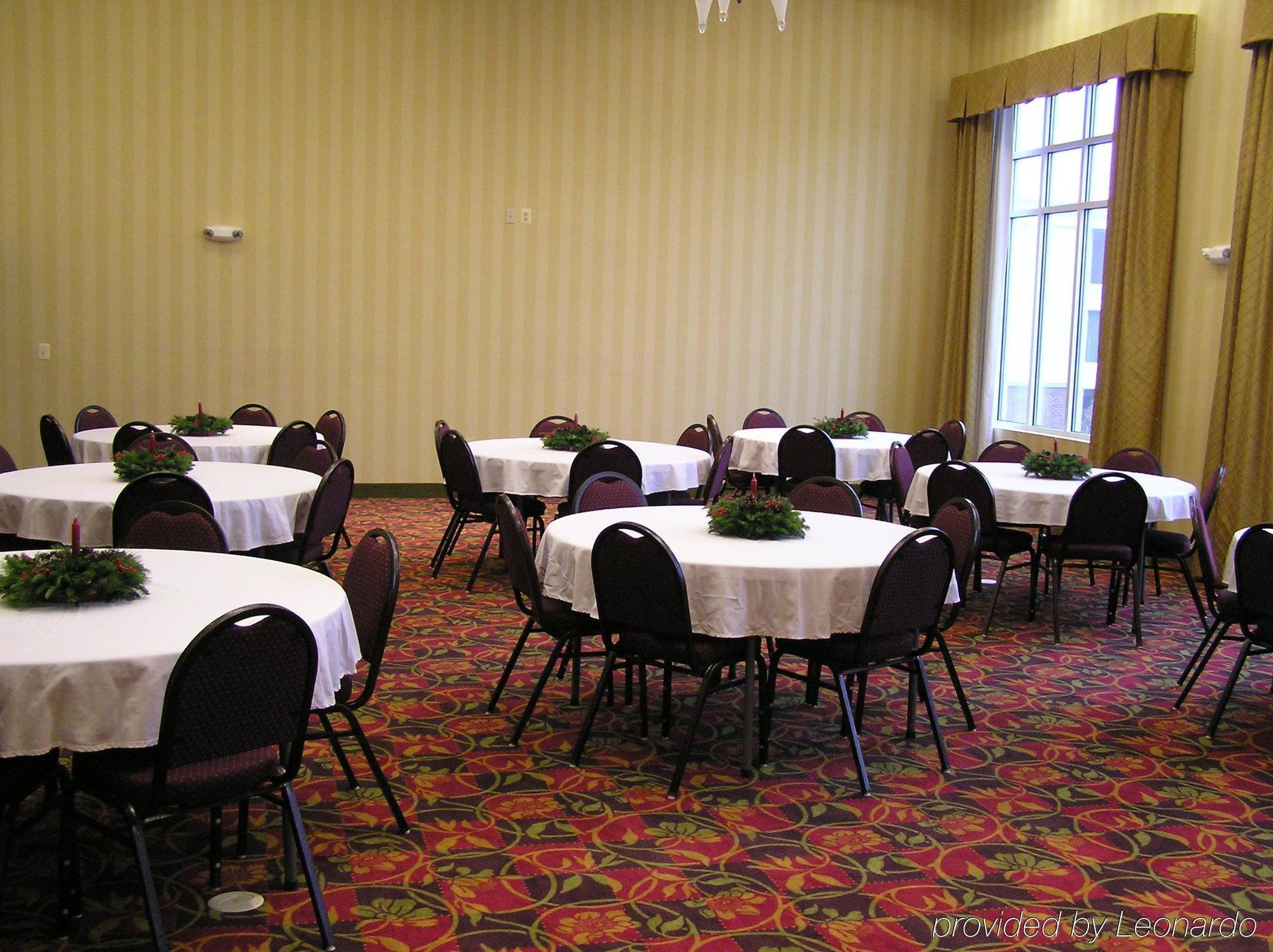 Holiday Inn Express Woodstock-Shenandoah Valley By Ihg Facilities photo