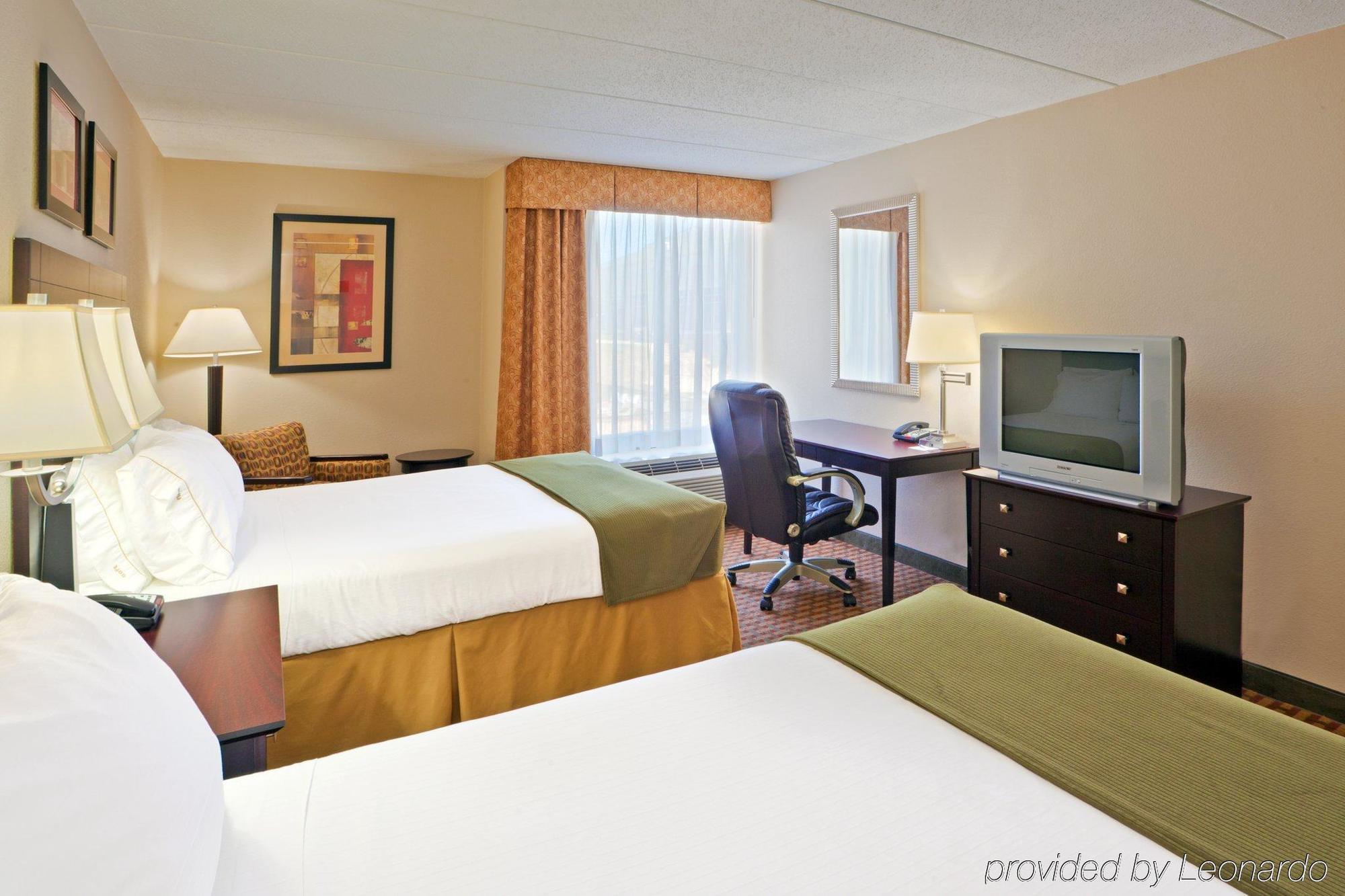 Holiday Inn Express Woodstock-Shenandoah Valley By Ihg Exterior photo