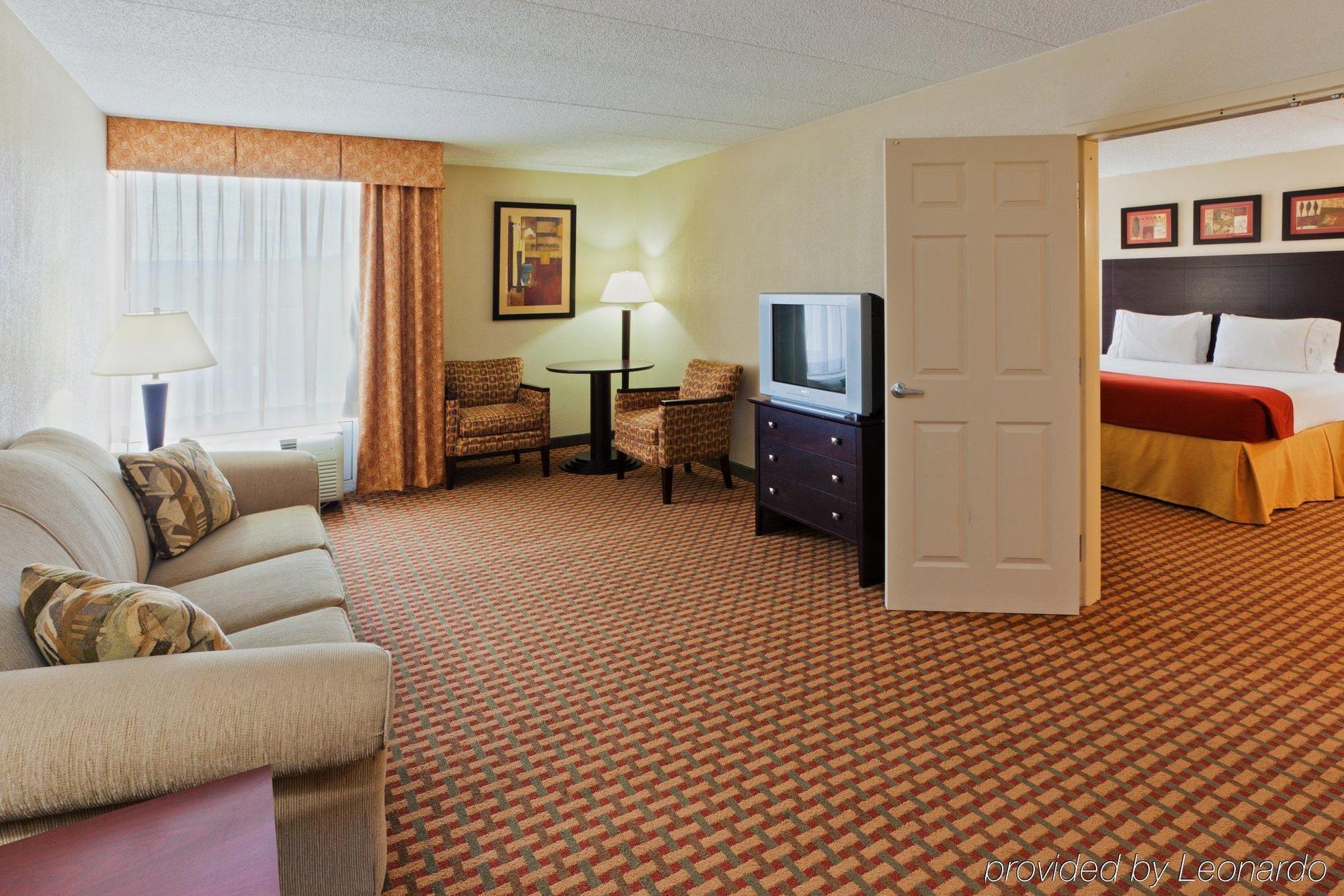 Holiday Inn Express Woodstock-Shenandoah Valley By Ihg Exterior photo