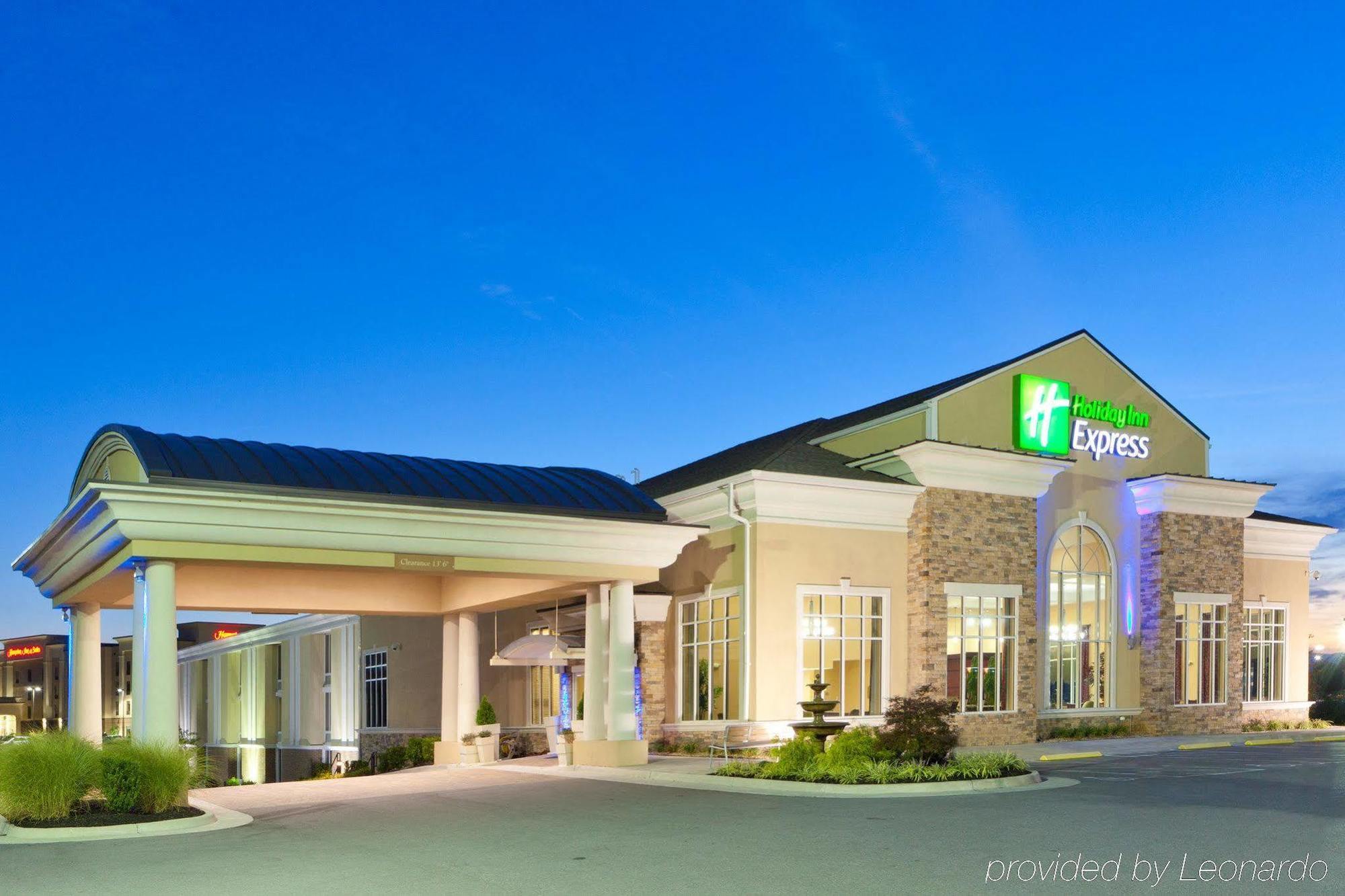 Holiday Inn Express Woodstock-Shenandoah Valley By Ihg Exterior photo