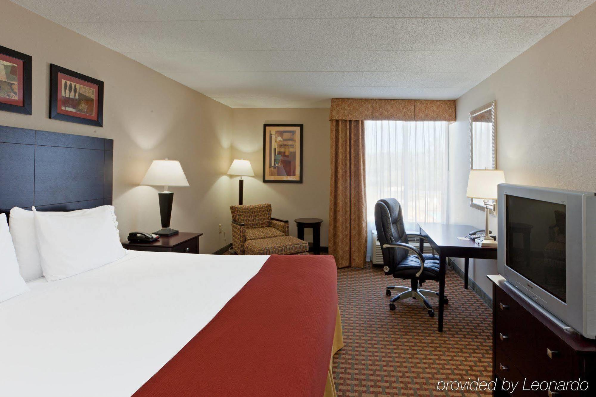 Holiday Inn Express Woodstock-Shenandoah Valley By Ihg Exterior photo