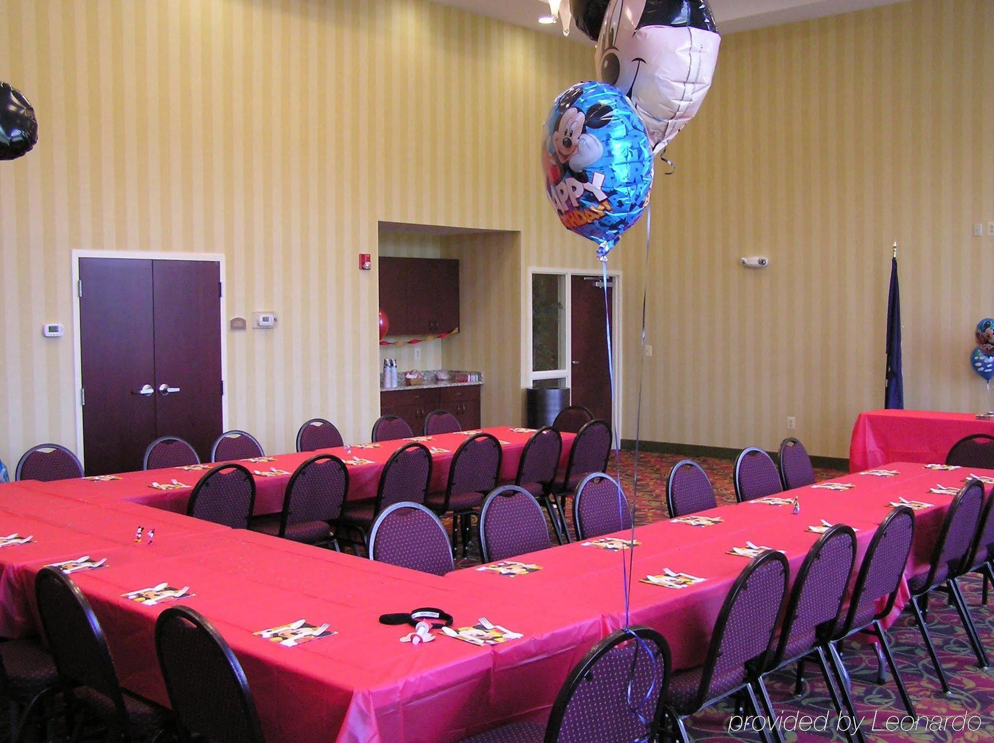 Holiday Inn Express Woodstock-Shenandoah Valley By Ihg Exterior photo