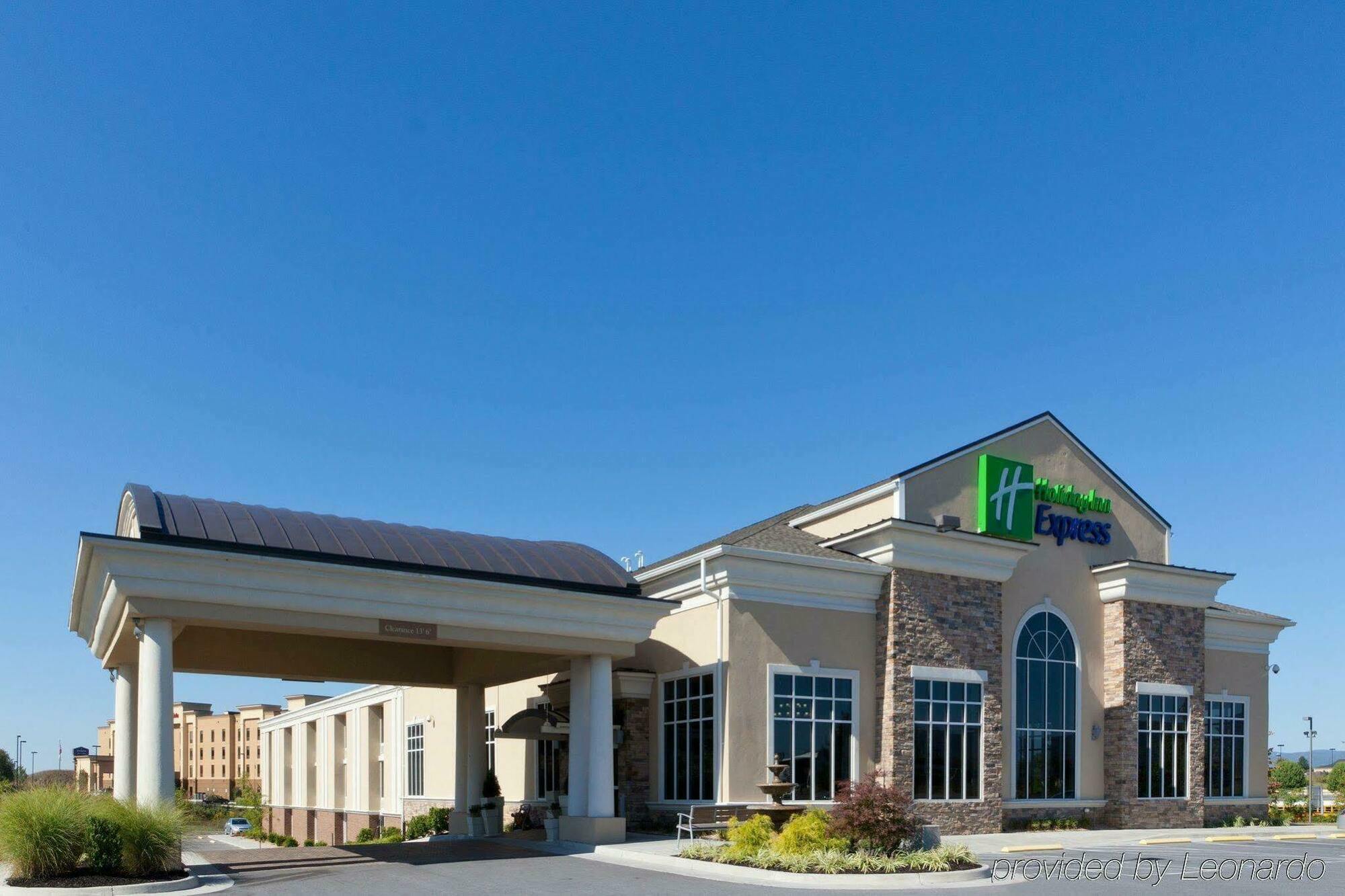 Holiday Inn Express Woodstock-Shenandoah Valley By Ihg Exterior photo