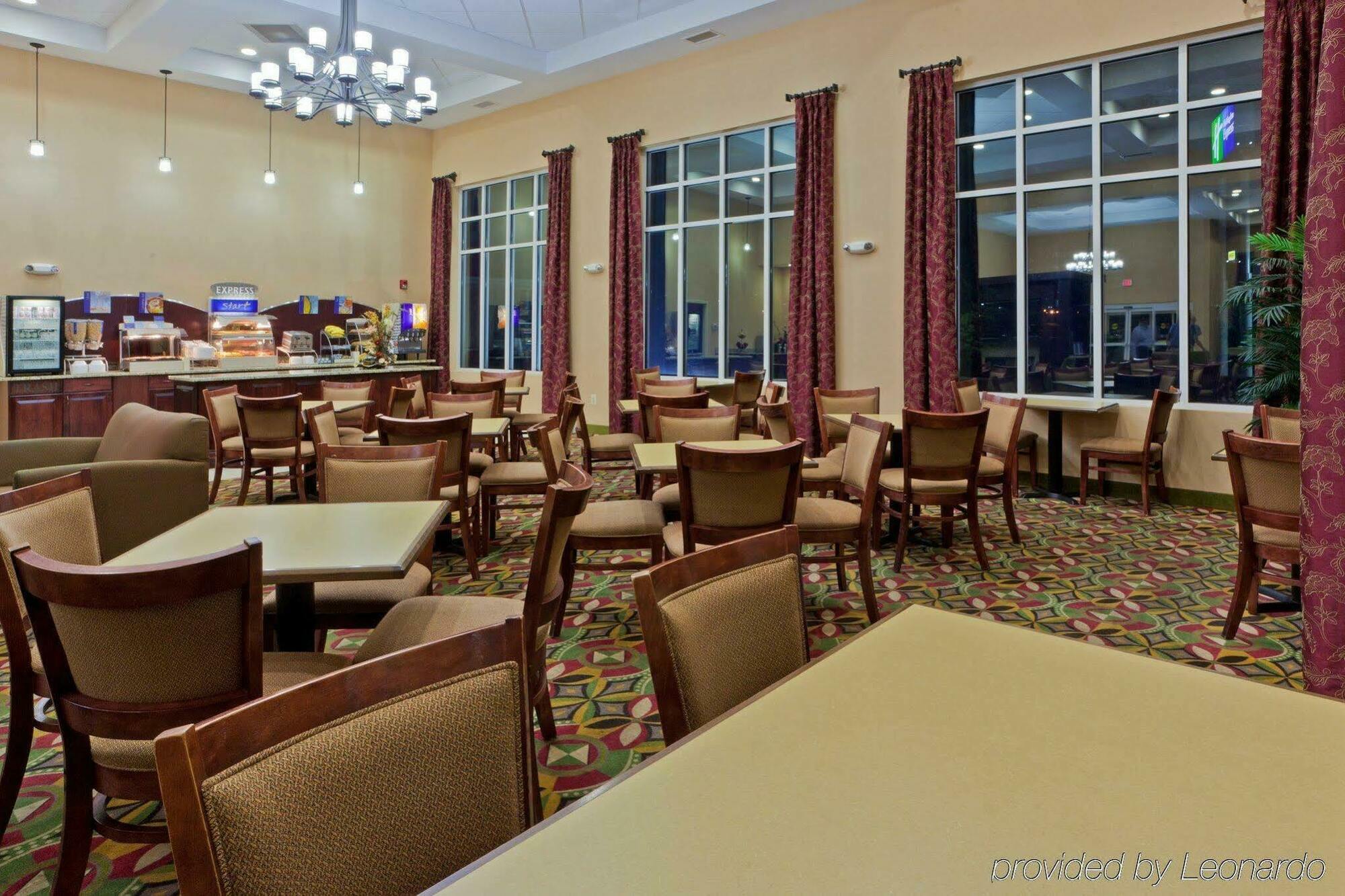 Holiday Inn Express Woodstock-Shenandoah Valley By Ihg Exterior photo