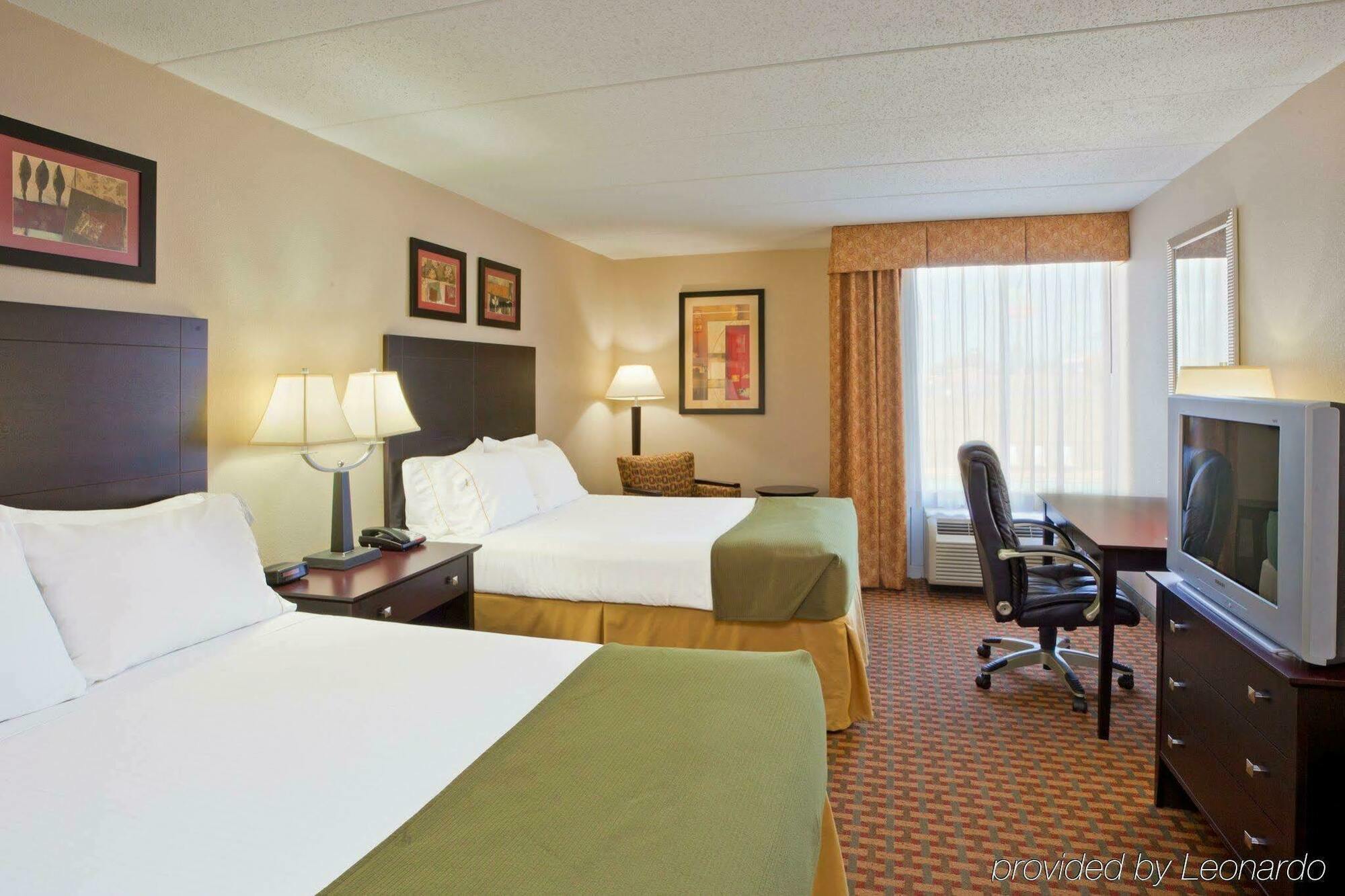 Holiday Inn Express Woodstock-Shenandoah Valley By Ihg Exterior photo